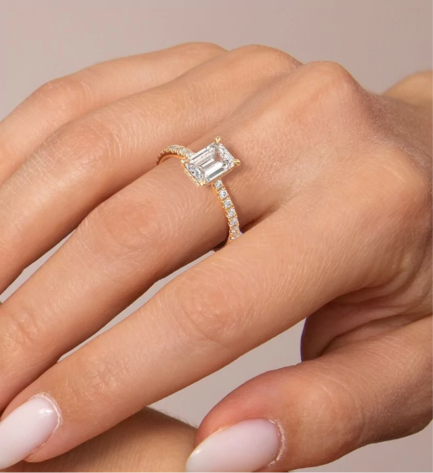From vintage heirlooms to modern designs, we buy and sell high-quality jewelry, offering fair value and exquisite pieces for every taste and budget.